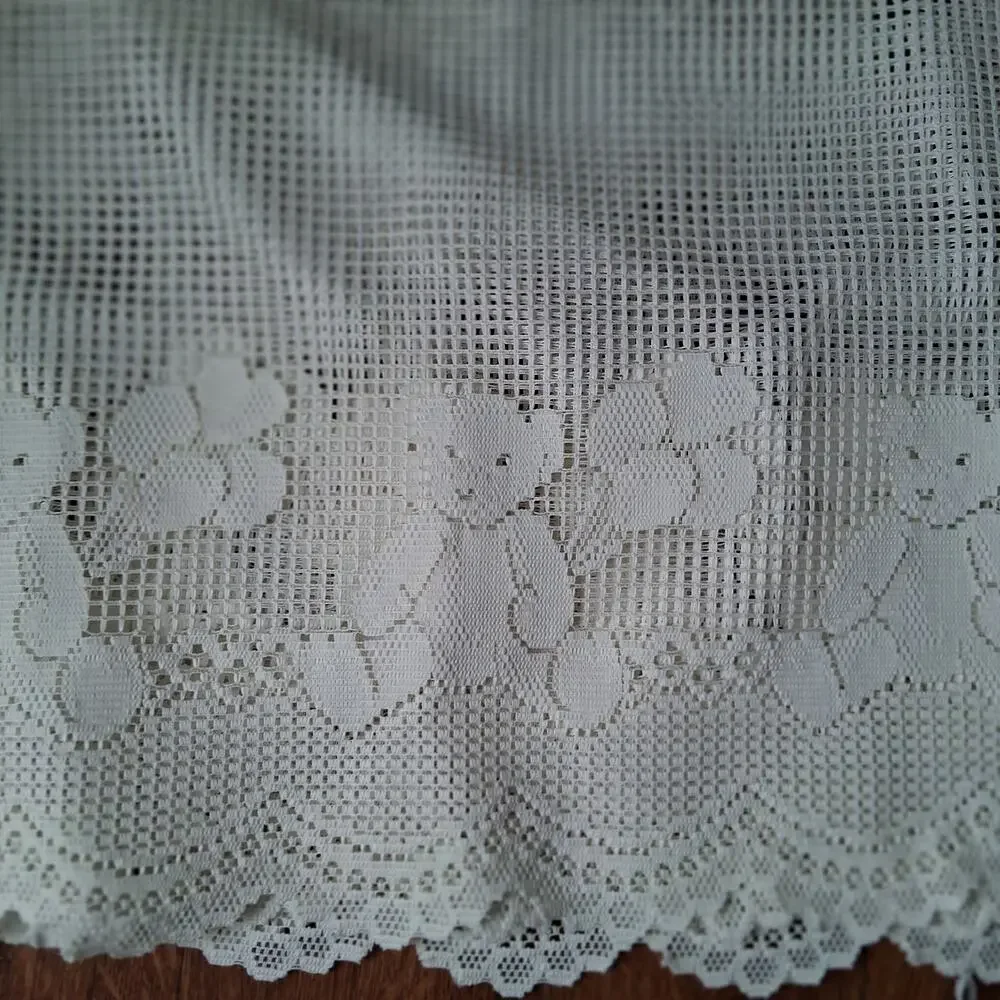Vintage filet crochet valance teddy bears balloons 110